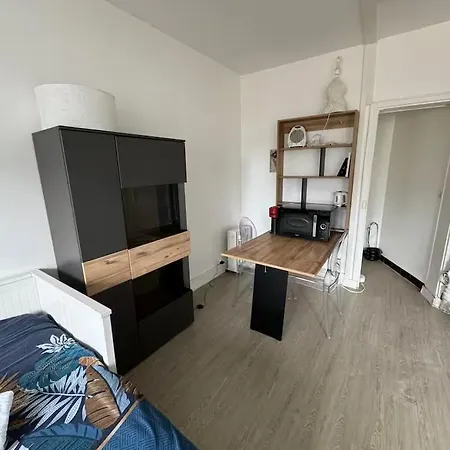 Cozy Nearby Champs Elysees 12 *